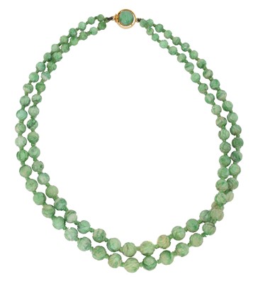 Lot 88 - A jade necklace