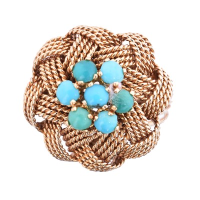Lot 126 - A turquoise dress ring