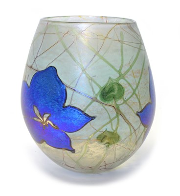 Lot 104 - Siddy Langley (b.1955) iridescent art glass vase