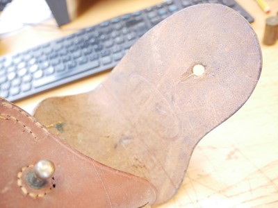 Lot 464 - US leather Colt 1911 auto pistol holster