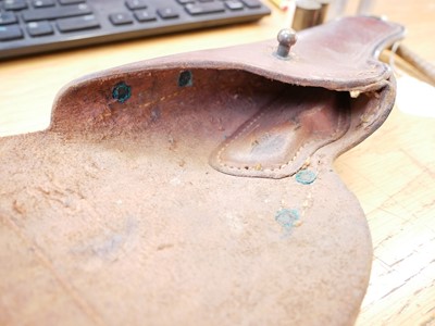 Lot 464 - US leather Colt 1911 auto pistol holster