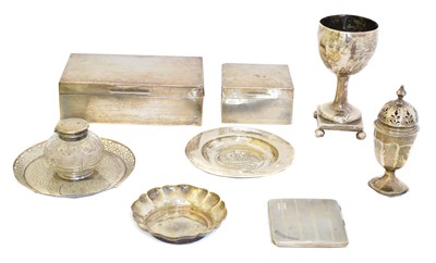 Lot 66 - A selection of silver