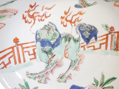 Lot 142 - Pair of Chinese famille verte dishes