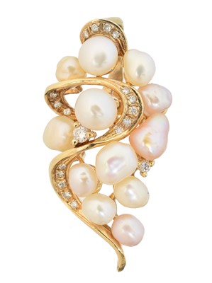 Lot 60 - A cultured pearl and diamond pendant