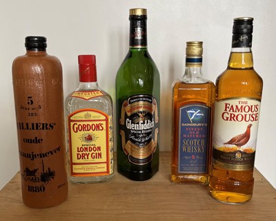 Lot 70 - 5 Bottles including 1 Litre bottle Mixed Lot Whisky and Gin