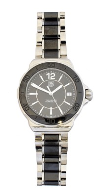Lot 186 - A stainless steel TAG Heuer Formula 1 quartz wristwatch