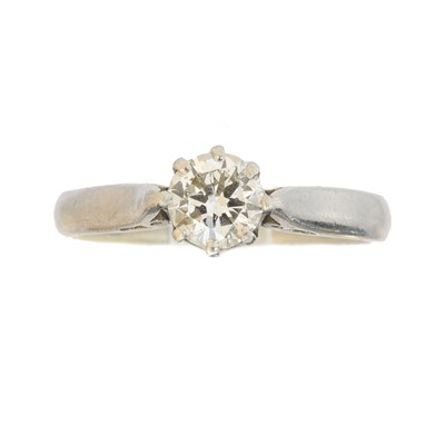 Lot 123 - A platinum diamond single stone ring