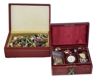 Lot 100 - A selection of jewellery and watches
