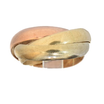 Lot 102 - A 9ct gold band ring