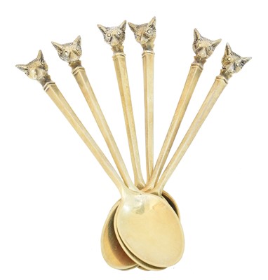 Lot 114 - A cased set of George IV silver gilt spoons