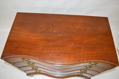 Lot 228 - George III chest of drawers