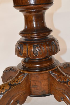 Lot 257 - Victorian loo table
