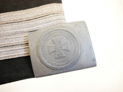 Lot 472 - Collection of militaria