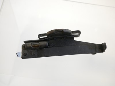 Lot 472 - Collection of militaria