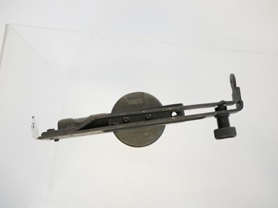 Lot 472 - Collection of militaria