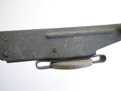Lot 472 - Collection of militaria