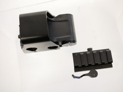 Lot 299 - Holographic rifle sight together with a quick release mount