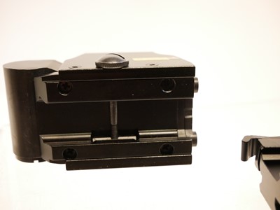 Lot 299 - Holographic rifle sight together with a quick release mount