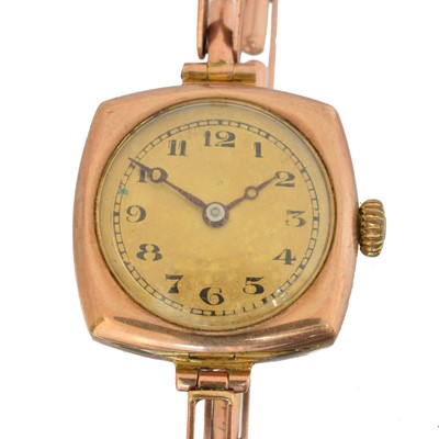 Lot 42 - A 9ct gold wristwatch