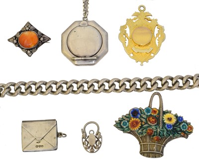 Lot 35 - A selection of silver and white metal jewellery