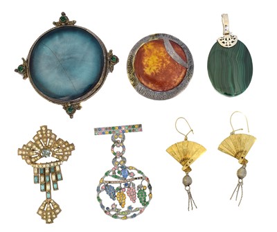 Lot 37 - A large selection of costume jewellery