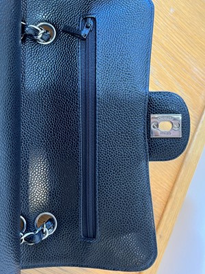 Lot 148 - A Chanel double flap handbag