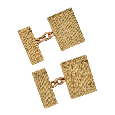 Lot 140 - A pair of 9ct gold cufflinks