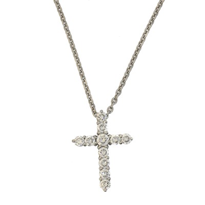 Lot 71 - A platinum diamond cross pendant