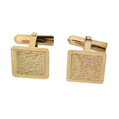Lot 27 - A pair of 9ct gold cufflinks