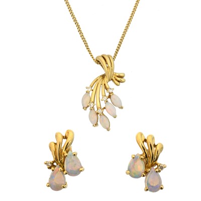 Lot 62 - A suite of 18ct gold opal and diamond jewellery