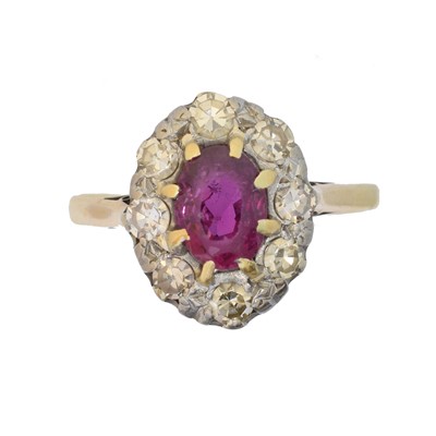 Lot 124 - A ruby and diamond ring