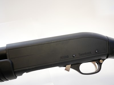 Lot 192 - Tomahawk 12 bore pump action mulitchoke shotgun LICENCE REQUIRED