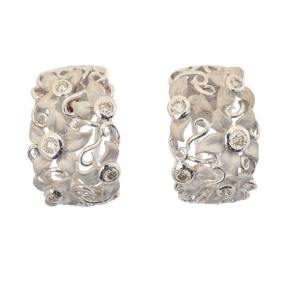 Lot 62 - A pair of diamond earrings