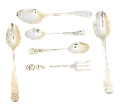 Lot 132 - A selection of silver flatware