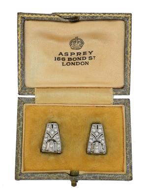 Lot 27 - A pair of early 20th century diamond dress clips by Asprey