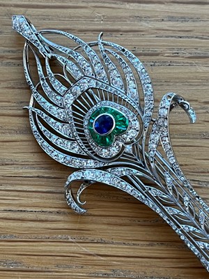 Lot 18 - An early 20th century 18ct gold gem-set peacock feather brooch
