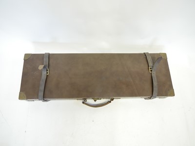 Lot 195 - Good quality leather gun case bearing Greener label