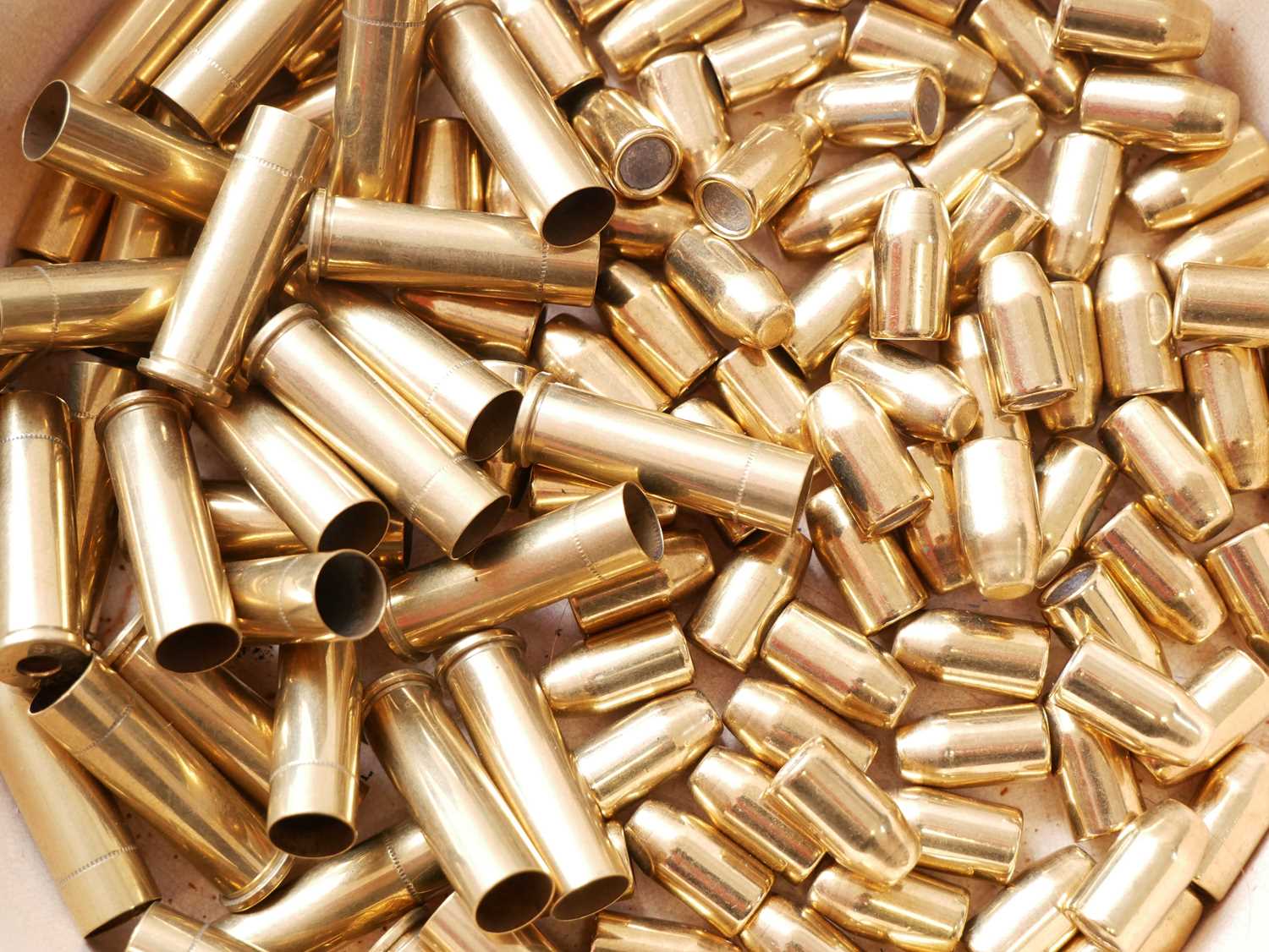 Lot 248 - .38 Special / .357 magnum bullets and cases