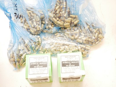 Lot 248 - .38 Special / .357 magnum bullets and cases
