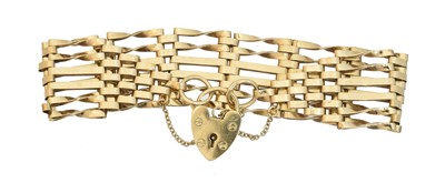 Lot 37 - A 9ct gold bracelet