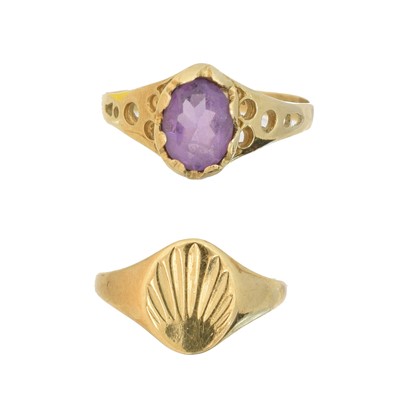 Lot 81 - Two 9ct gold rings