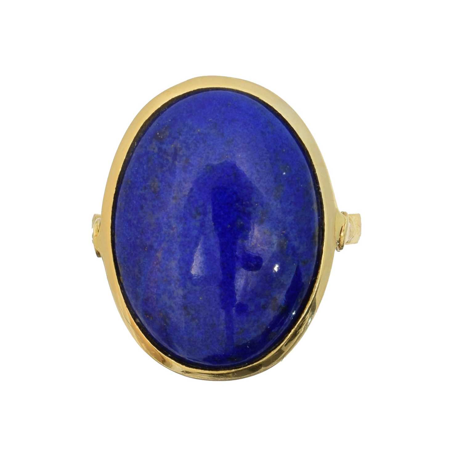 Lot 158 - A lapis lazuli dress ring