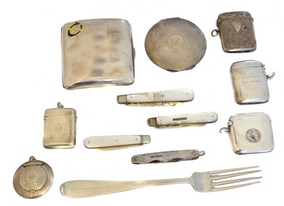 Lot 119 - A selection of silver
