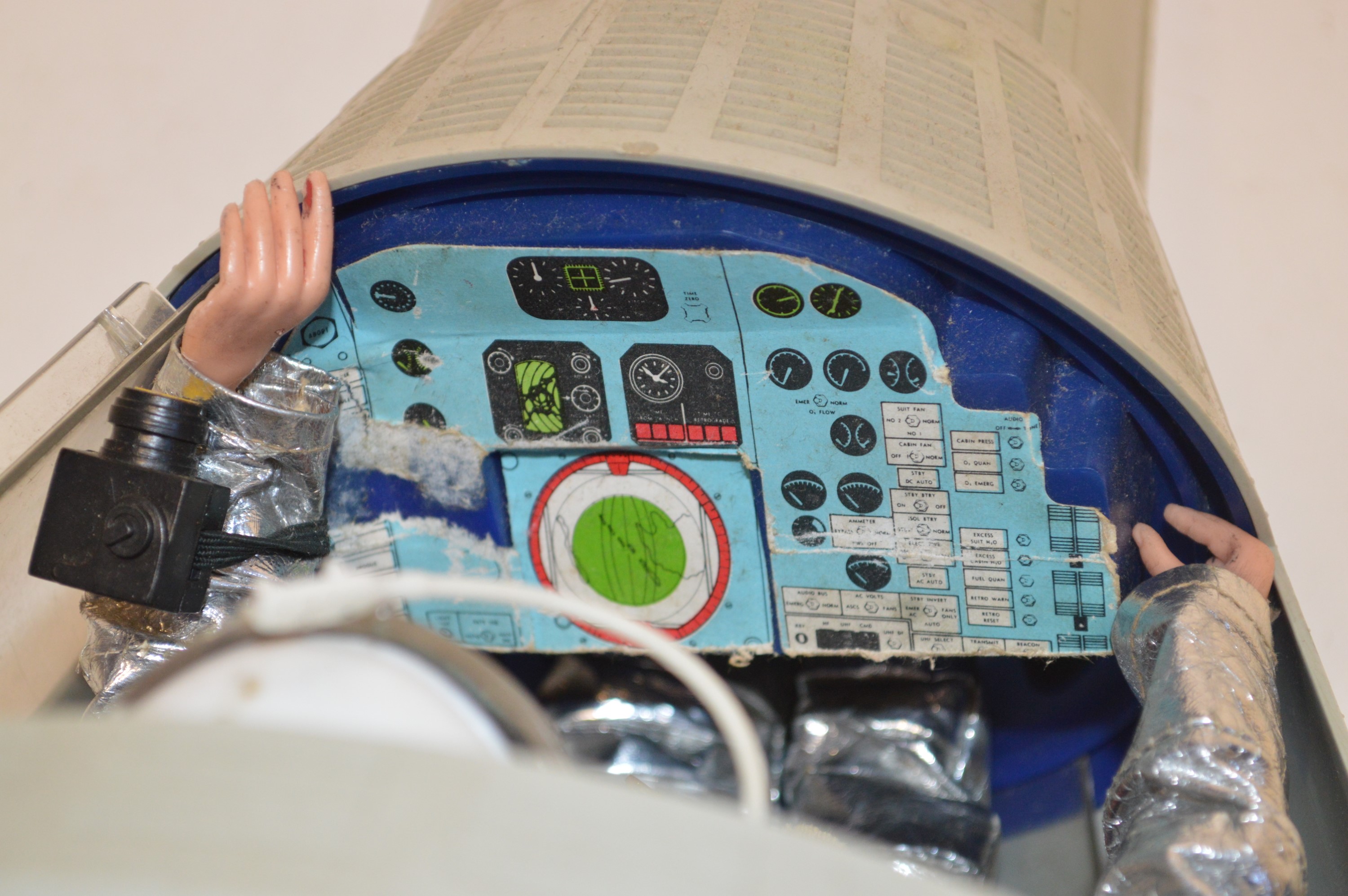 Lot 89 - Action man space capsule plus figure