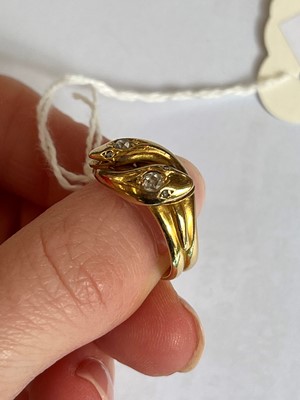 Lot 135 - A Victorian diamond snake ring