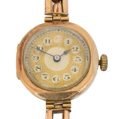 Lot 137 - A 9ct gold wristwatch