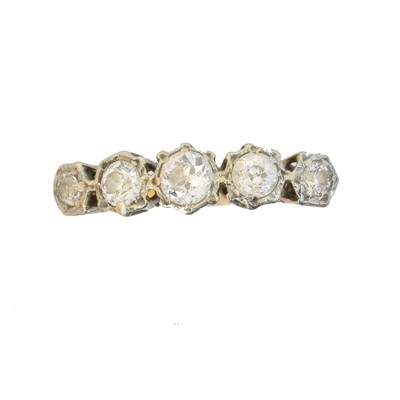 Lot 59 - A diamond five stone ring
