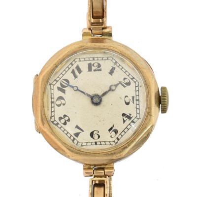 Lot 138 - A 9ct gold wristwatch