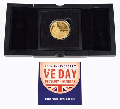 Lot 92 - Queen Elizabeth II, Five Pounds, Guernsey Gold Proof Coin, 2020, 75th Anniversary VE Day.