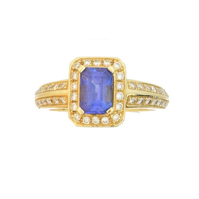 Lot 165 - An 18ct gold tanzanite and diamond cluster ring